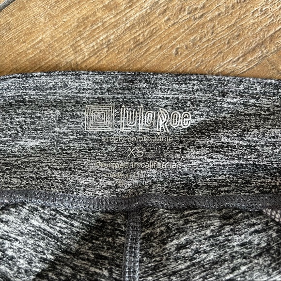 Lularoe Jade Capri (Workout) Legging - Picture 5 of 9
